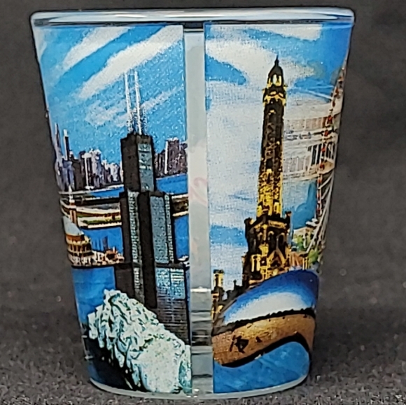 "CHICAGO" SOUVENIR SHOT GLASS-MADE IN TAIWAN - Picture 3 of 7